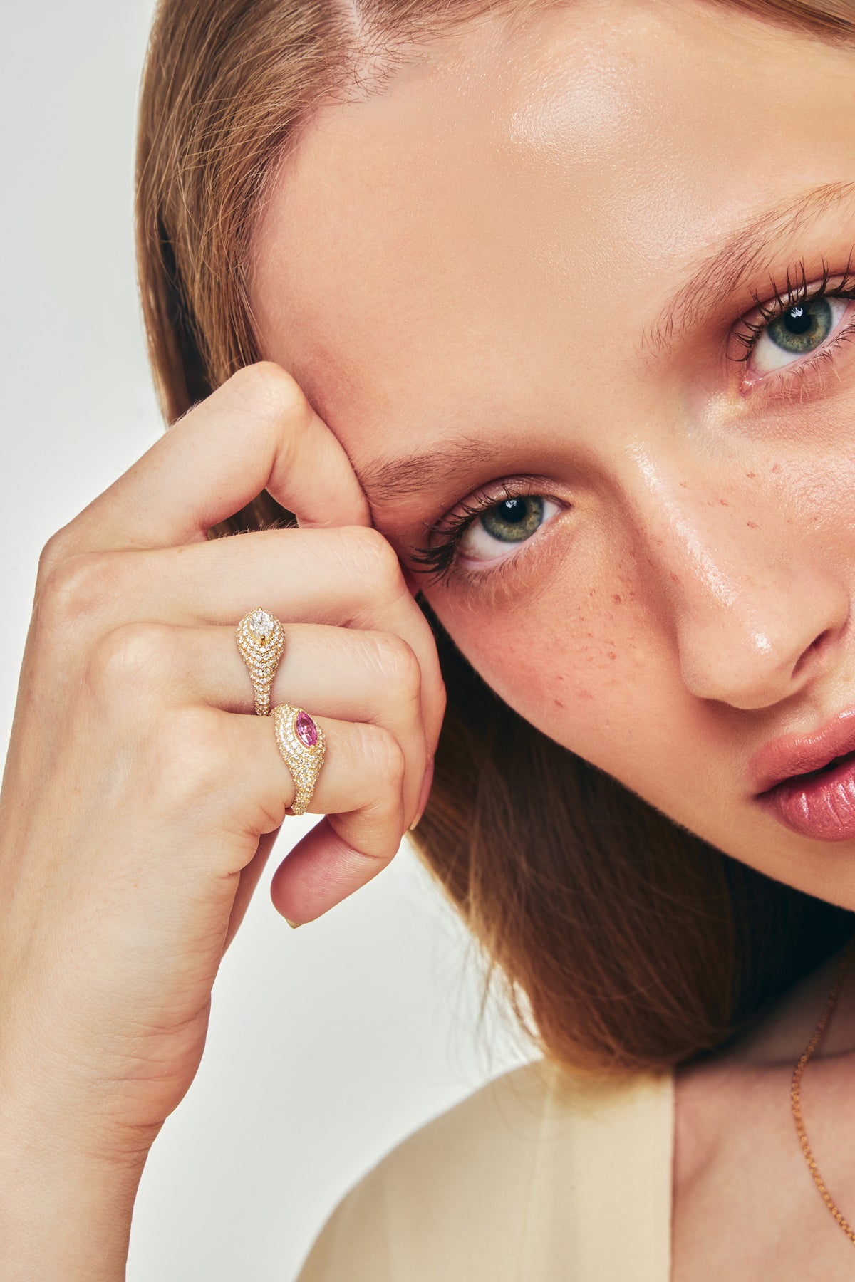 Alora Pavé Rings in diamond and pink sapphire, worn together